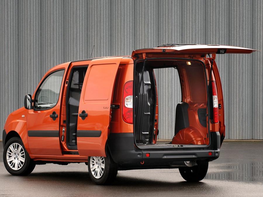 Fiat Doblo Cargo 2005 года  (UK) (фото 10 из 11)
